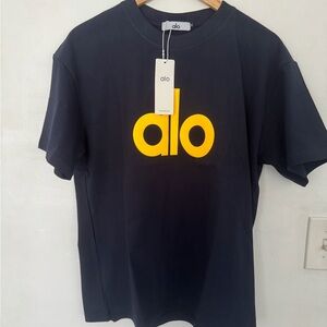 ALO Yoga Men's Tee Oversized heavyweight in navy blue